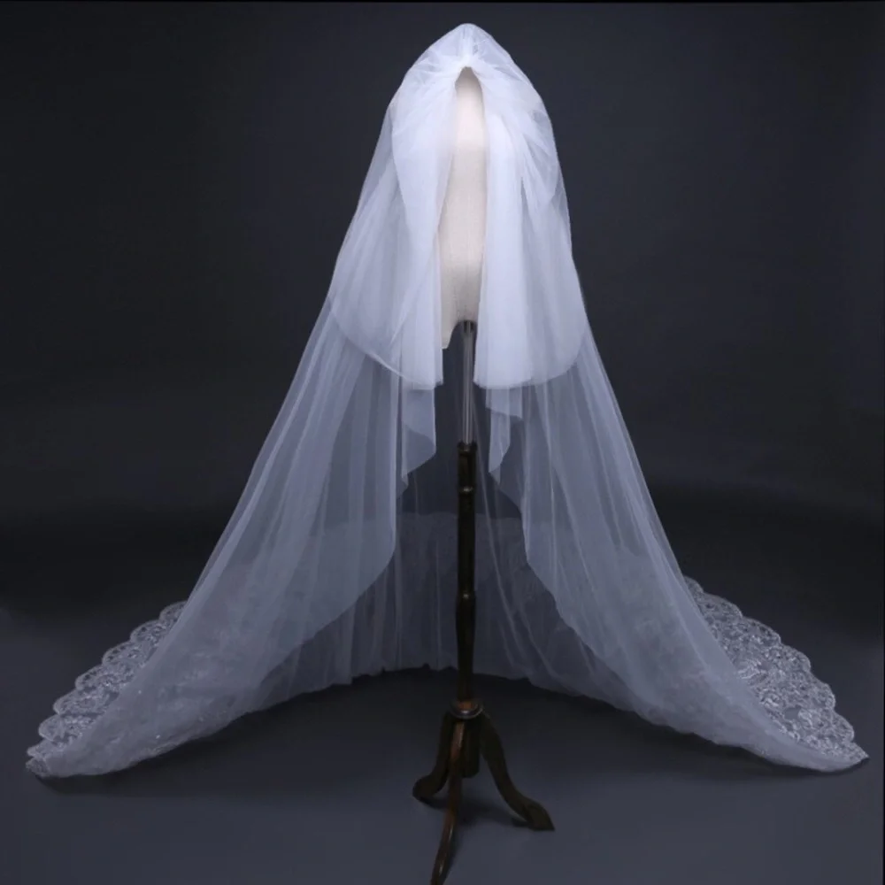 Long Lace-Edged Bridal Veil in White 3M